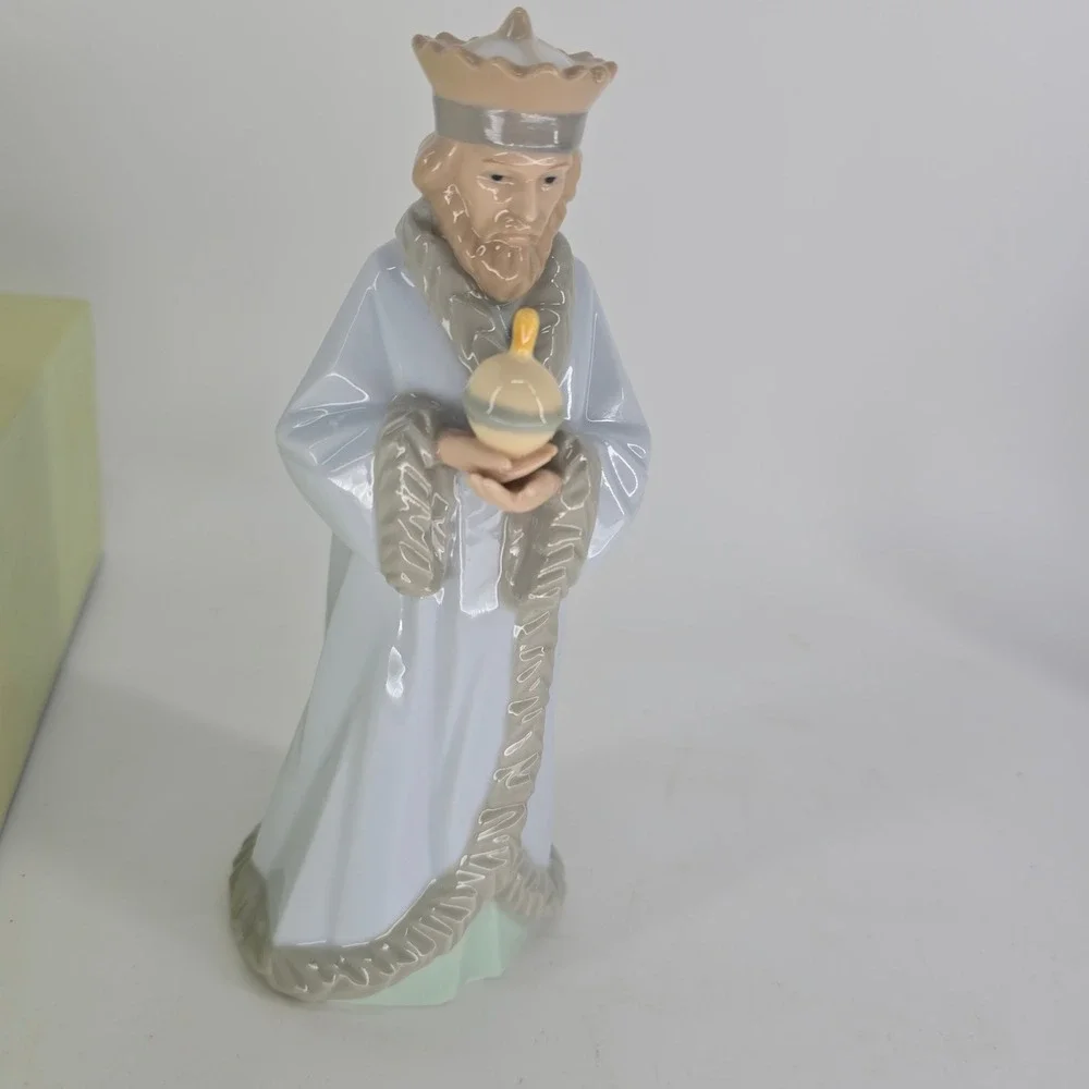 Vintage Hallmark Three Wise Men Porcelain Nativity Figurines Set Complete Boxed